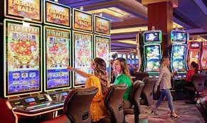 Simbol keamanan dan privasi data pada platform live casino miles4d untuk perlindungan pemain